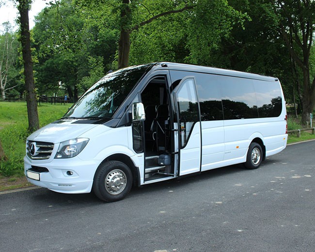 Minibuses and MPVs image 28